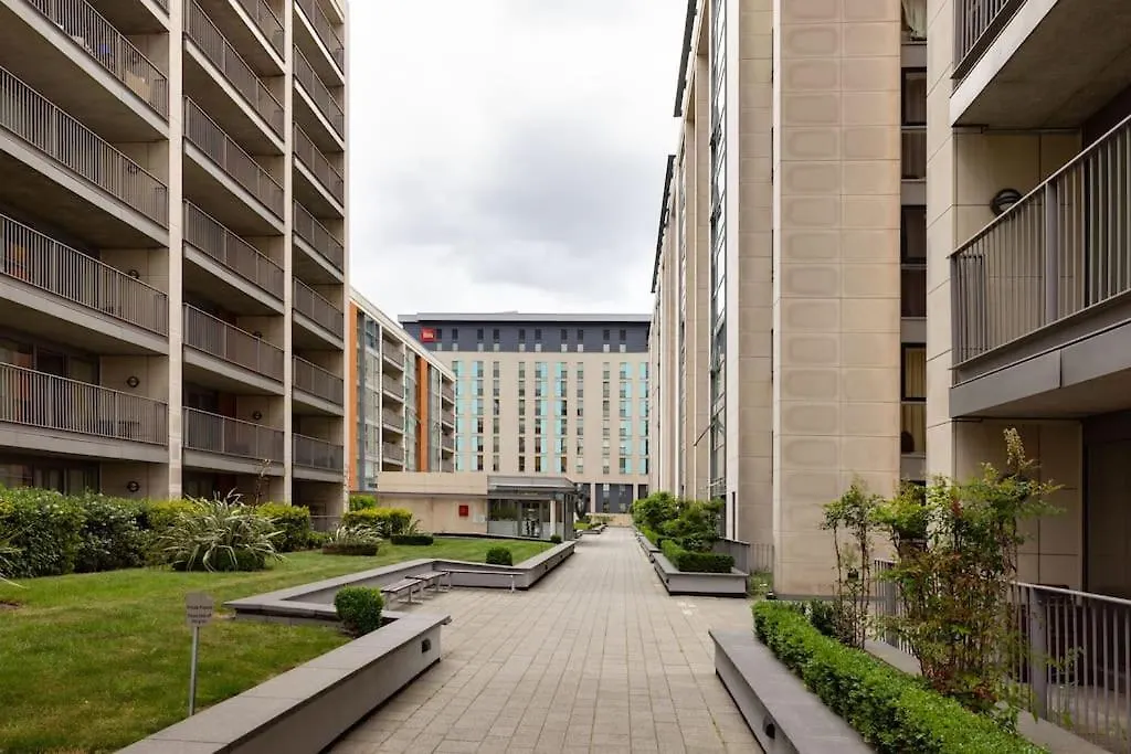 Luxury - Excel London - O2- 3 Bedroom Apartment 0*,
