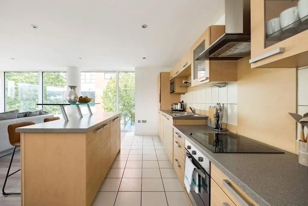 Luxury - Excel London - O2- 3 Bedroom Apartment 0*,