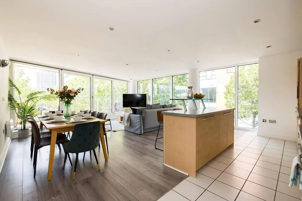 Luxury - Excel London - O2- 3 Bedroom Apartment